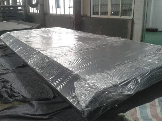 Κίνα Fendering χάλυβα θαλάσσιο πιάτο διάδοσης με τα μαξιλάρια προσώπου PE προμηθευτής
