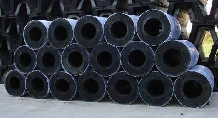 Κίνα EPDM καουτσούκ χαμηλής αντίδρασης κύλινδρο θαλάσσια καουτσούκ σωλήνες προμηθευτής